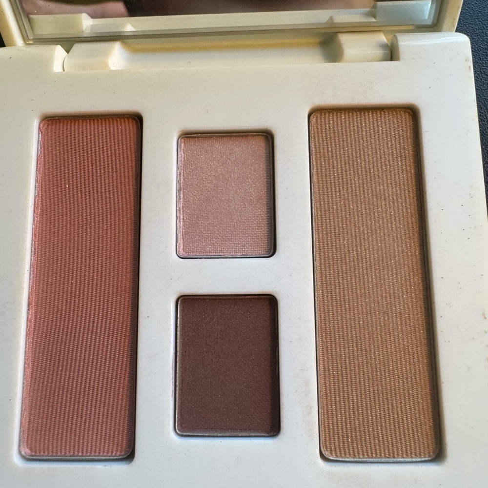 2-Pack: Clinique Face Palettes (Eyeshadow, Bronzer + Blush) - Picture 4 of 7